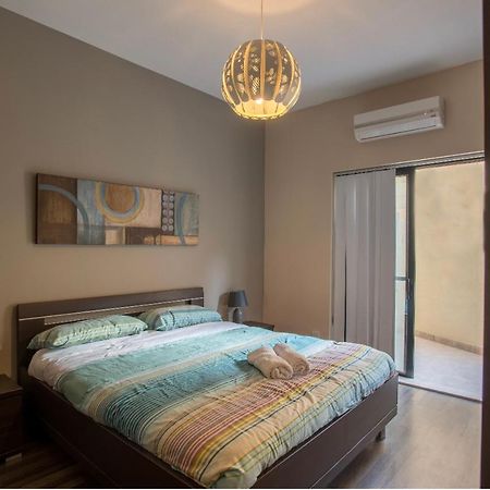 Bugibba Square Seaview 3 Bedroom Apartment St. Paul's Bay Exterior foto